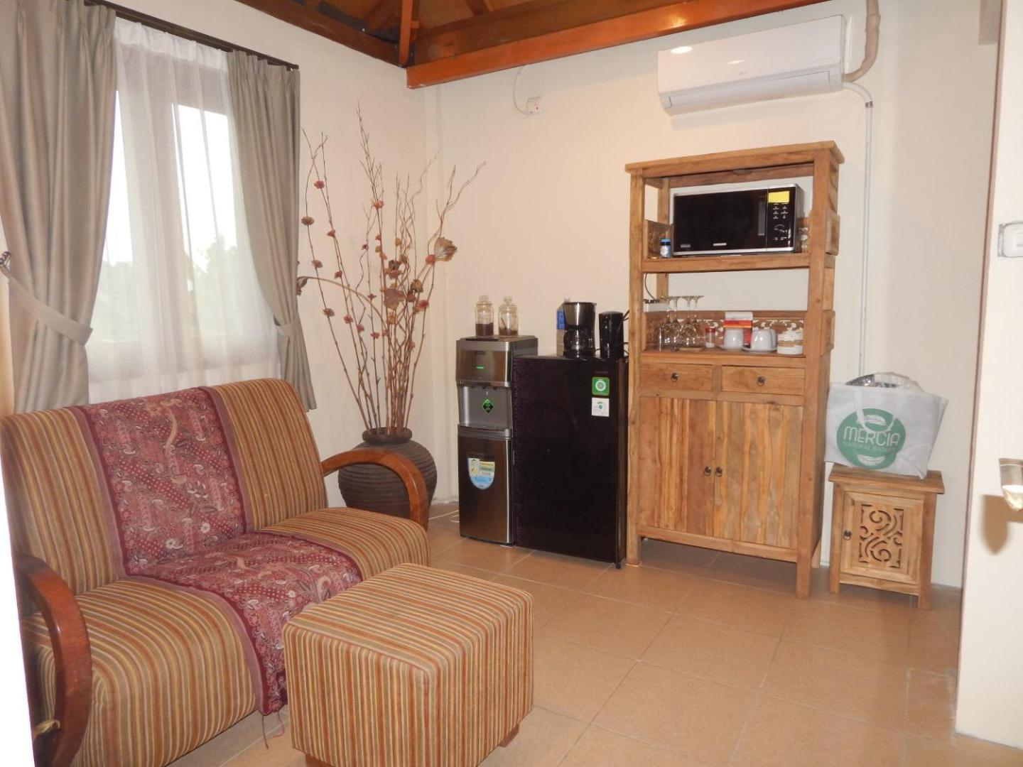 Alamanda Family Villas, Pool & Local Tours Yogyakarta Kültér fotó