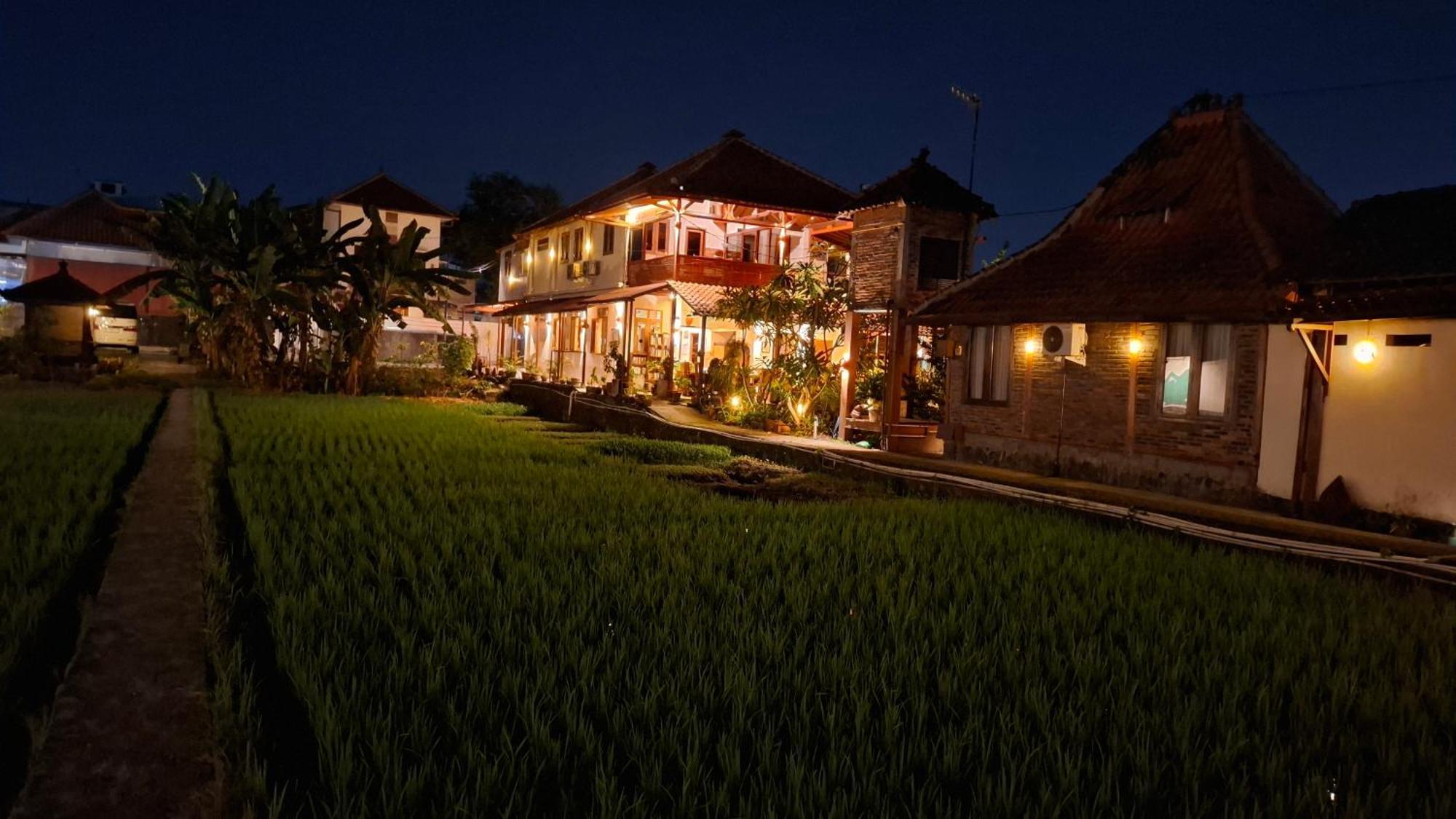 Alamanda Family Villas, Pool & Local Tours Yogyakarta Kültér fotó