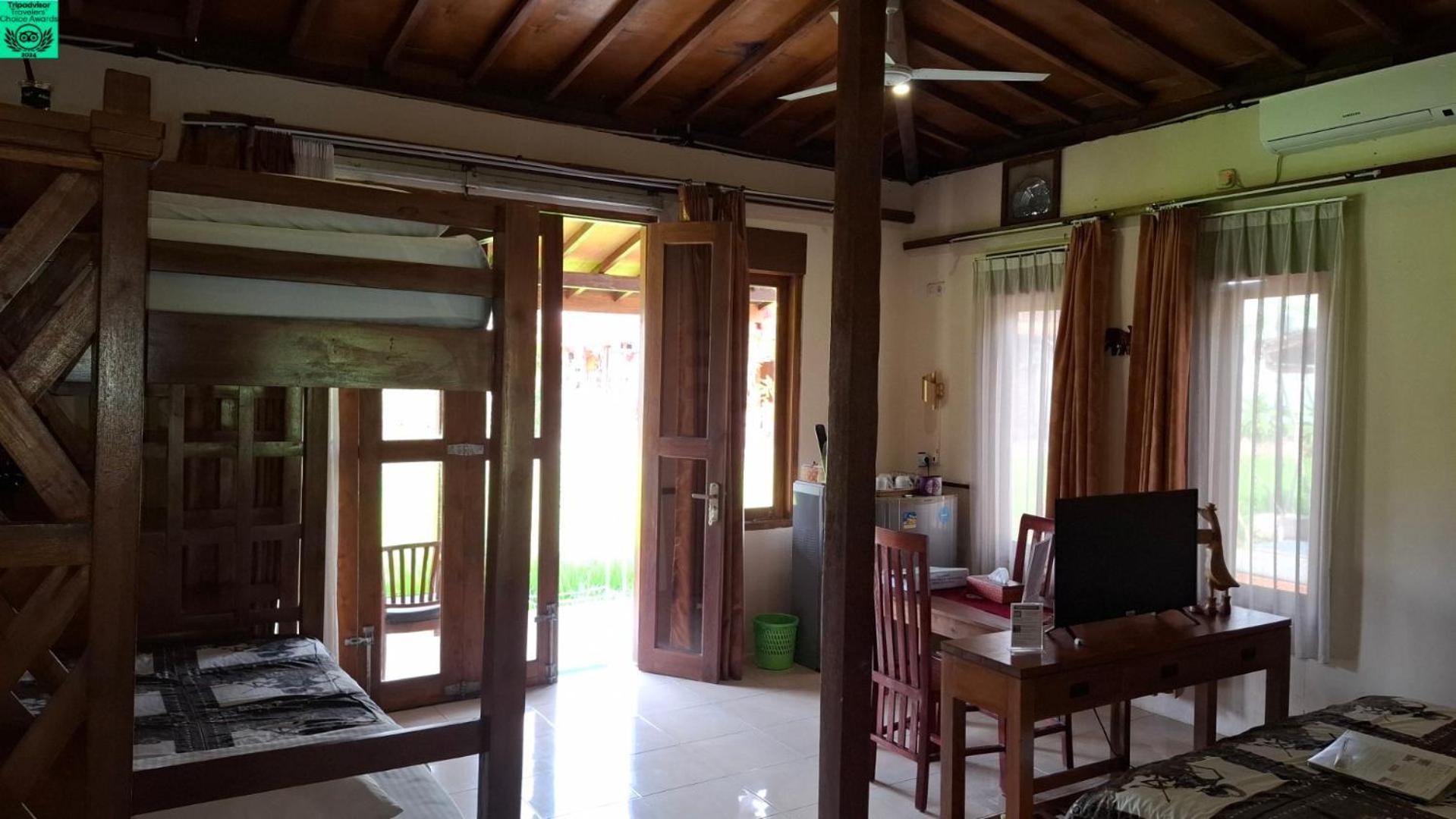 Alamanda Family Villas, Pool & Local Tours Yogyakarta Kültér fotó